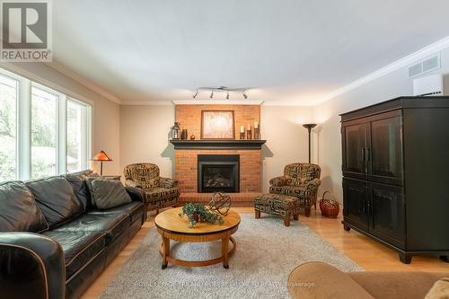 50 Longview Court, London, ON - Indoor Photo Showing Living Room With Fireplace