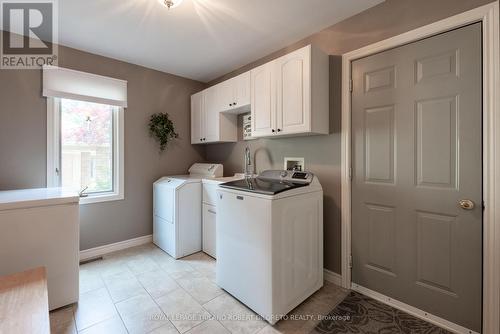 50 Longview Court, London, ON - Indoor Photo Showing Laundry Room