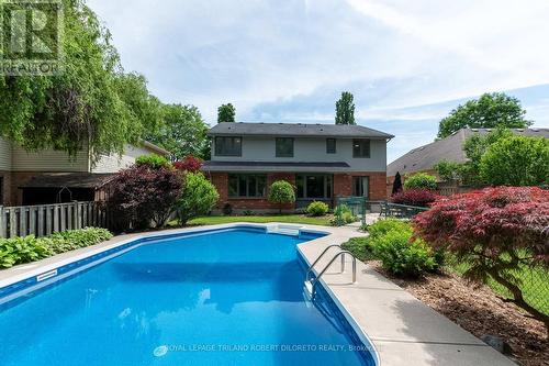 50 Longview Court, London, ON - Outdoor With In Ground Pool With Deck Patio Veranda With Backyard