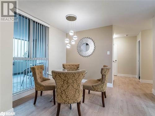 1300 Mississauga Valley Boulevard Unit# 309, Mississauga, ON - Indoor Photo Showing Dining Room