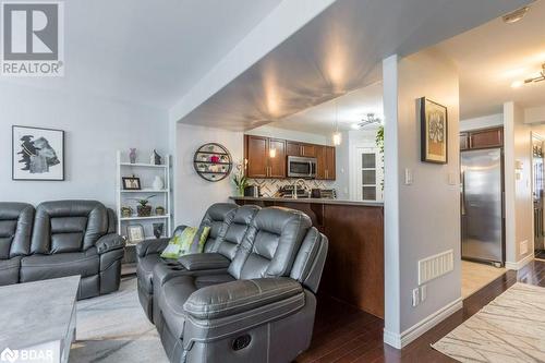 42 Princeton Place, Belleville, ON - Indoor Photo Showing Living Room