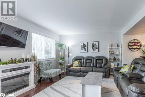 42 Princeton Place, Belleville, ON - Indoor Photo Showing Living Room