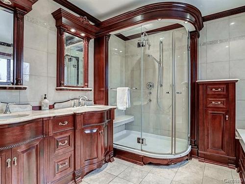 Ensuite bathroom - 10 Rue Du Sauvignon, Kirkland, QC - Indoor Photo Showing Bathroom