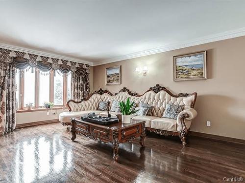 Living room - 10 Rue Du Sauvignon, Kirkland, QC - Indoor Photo Showing Living Room