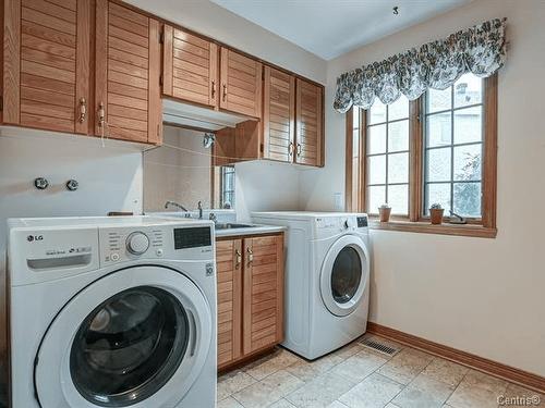 Laundry room - 10 Rue Du Sauvignon, Kirkland, QC - Indoor Photo Showing Laundry Room