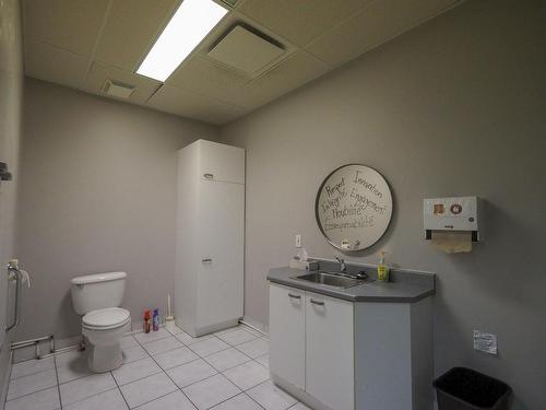Bureau - 390 Rue Goulet, Saint-Stanislas, QC - Indoor Photo Showing Bathroom