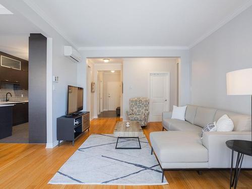 Salon - 1C-275 Rue Deslières, Saint-Bruno-De-Montarville, QC - Indoor Photo Showing Living Room