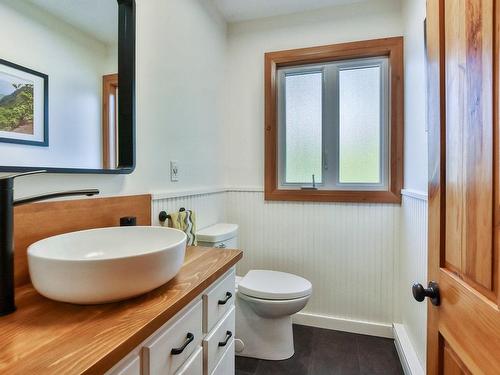 Powder room - 1074 Rue Mathieu, Saint-Jérôme, QC - Indoor Photo Showing Bathroom