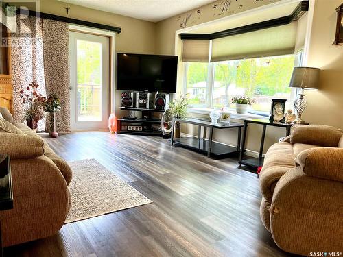 202 Gertrude Avenue, Canora, SK - Indoor Photo Showing Living Room