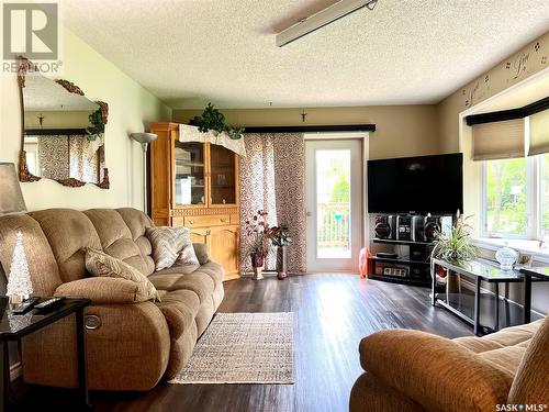 202 Gertrude Avenue, Canora, SK - Indoor Photo Showing Living Room