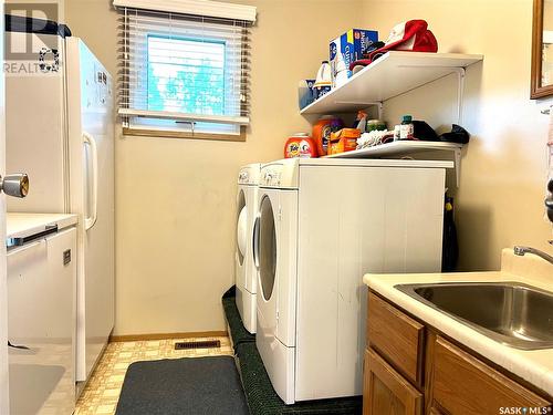 202 Gertrude Avenue, Canora, SK - Indoor Photo Showing Laundry Room