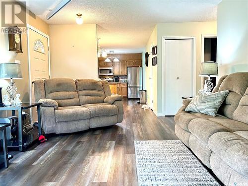 202 Gertrude Avenue, Canora, SK - Indoor Photo Showing Living Room