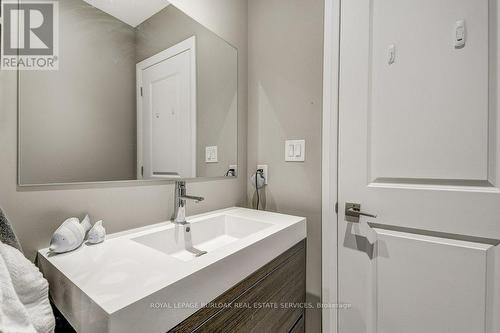 205 - 2 King Street W, Hamilton, ON - Indoor Photo Showing Bathroom