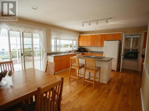 4145 Westview Ave, Powell River, BC - Indoor