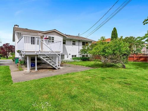 3977 Oakwood St, Saanich, BC 