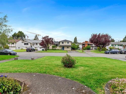 3977 Oakwood St, Saanich, BC 