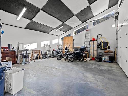 2418 Fairways Drive, Sun Peaks, BC - Indoor Photo Showing Garage