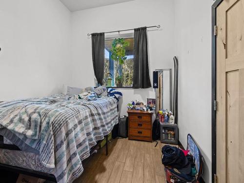 2418 Fairways Drive, Sun Peaks, BC - Indoor Photo Showing Bedroom