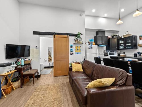 2418 Fairways Drive, Sun Peaks, BC - Indoor Photo Showing Living Room