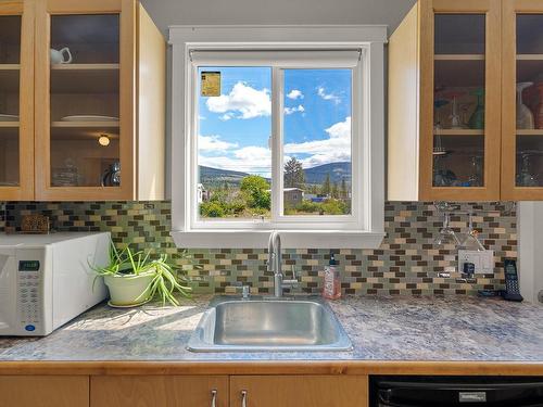 2635 Kinvig Street, Merritt, BC - Indoor Photo Showing Kitchen