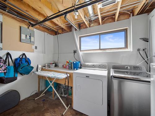 2635 Kinvig Street, Merritt, BC - Indoor Photo Showing Laundry Room