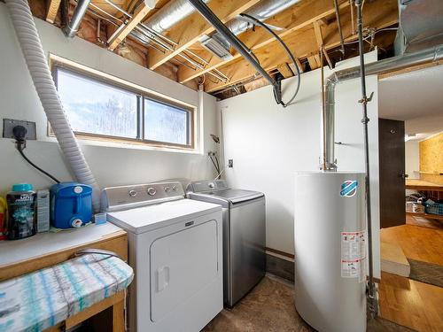 2635 Kinvig Street, Merritt, BC - Indoor Photo Showing Laundry Room