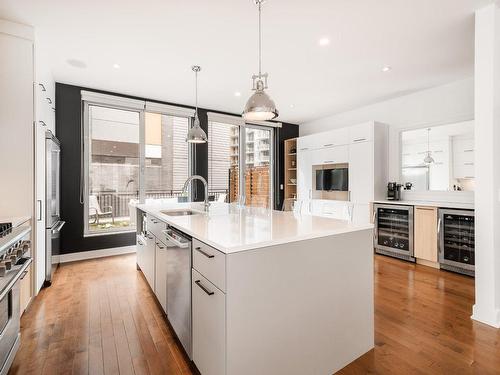 Kitchen - 130Z Rue De La Rotonde, Montréal (Verdun/Île-Des-Soeurs), QC - Indoor Photo Showing Kitchen With Upgraded Kitchen