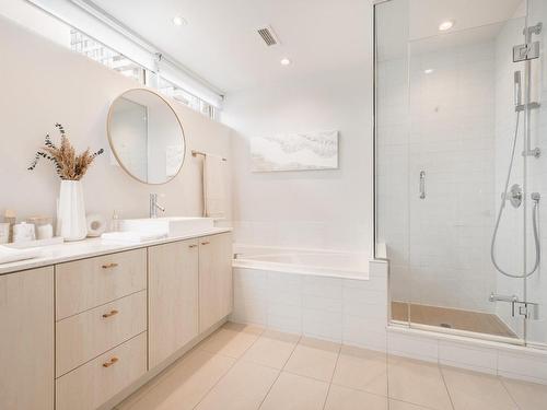 Bathroom - 130Z Rue De La Rotonde, Montréal (Verdun/Île-Des-Soeurs), QC - Indoor Photo Showing Bathroom