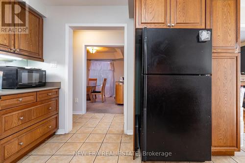 40 Ranchero Drive, Brampton, ON - Indoor Photo Showing Kitchen