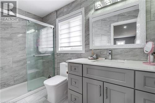 120 Lena Crescent, Cambridge, ON - Indoor Photo Showing Bathroom