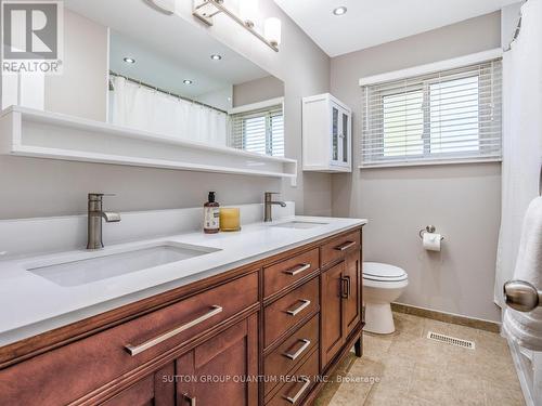 3314 Grassfire Crescent, Mississauga, ON - Indoor Photo Showing Bathroom