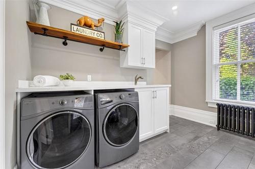 58 Victoria Street, Milton, ON - Indoor Photo Showing Laundry Room