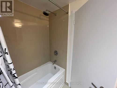 3306 - 88 Harbour Street, Toronto (Waterfront Communities), ON - Indoor Photo Showing Bathroom