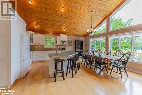 26 Port Vernon Lane, Huntsville, ON - Indoor Photo Showing Living Room