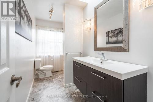 3018 Tours Road, Mississauga, ON - Indoor Photo Showing Bathroom