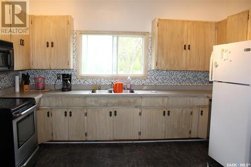 619 2Nd Street E, Shaunavon, SK - Indoor Photo Showing Kitchen