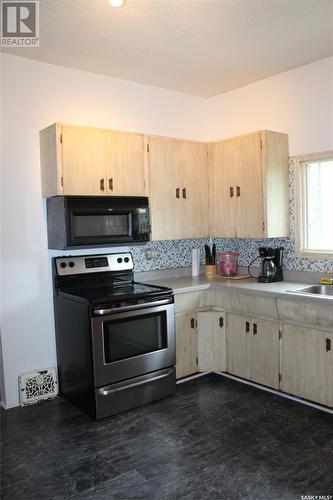 619 2Nd Street E, Shaunavon, SK - Indoor Photo Showing Kitchen