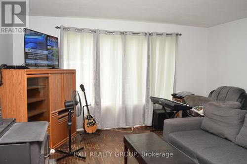 16 Russell Street, Belleville, ON - Indoor Photo Showing Other Room