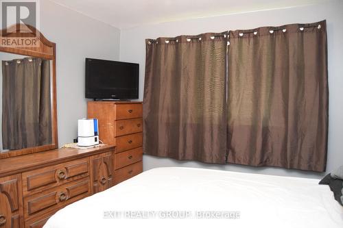 16 Russell Street, Belleville, ON - Indoor Photo Showing Bedroom