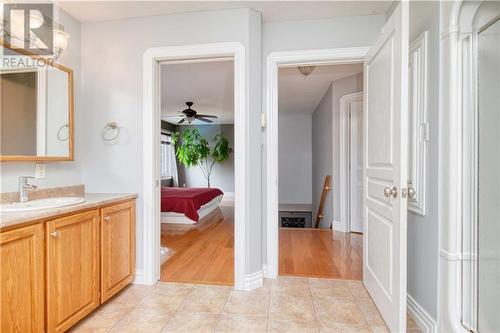 48 Barrington, Moncton, NB - Indoor Photo Showing Bathroom