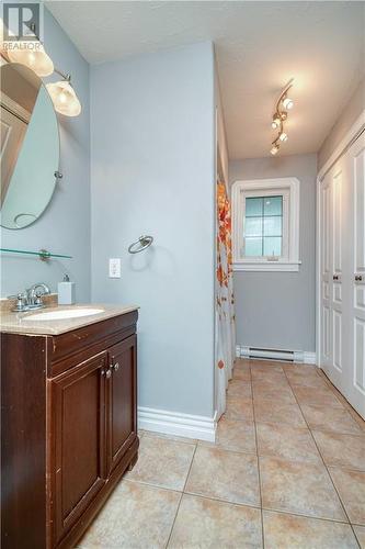 48 Barrington, Moncton, NB - Indoor Photo Showing Bathroom