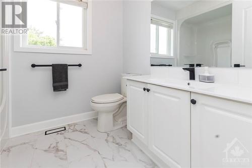 87 Ida Street S, Arnprior, ON - Indoor Photo Showing Bathroom