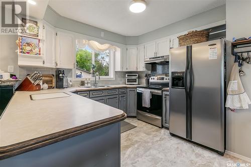 668 Goderich Street, Bethune, SK - Indoor Photo Showing Kitchen With Double Sink