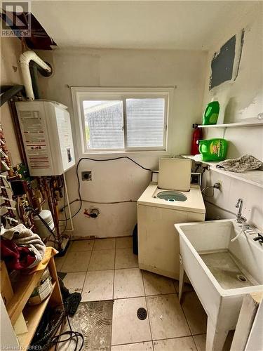 640 O'Brien Street, North Bay, ON - Indoor Photo Showing Laundry Room