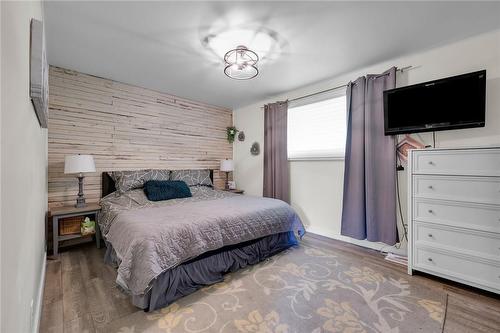 41 Foss Road, Welland, ON - Indoor Photo Showing Bedroom