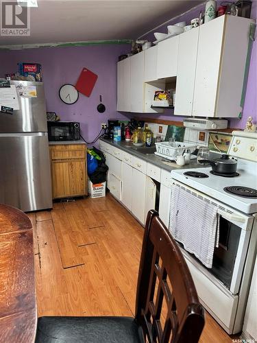 833 H Avenue S, Saskatoon, SK - Indoor Photo Showing Kitchen