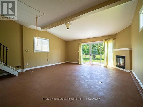 15 Derby Road, Fort Erie, ON - Indoor With Fireplace
