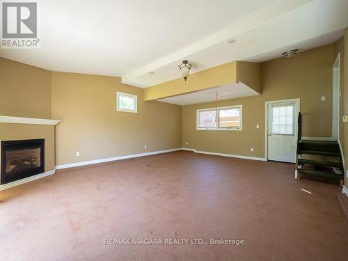 15 Derby Road, Fort Erie, ON - Indoor With Fireplace