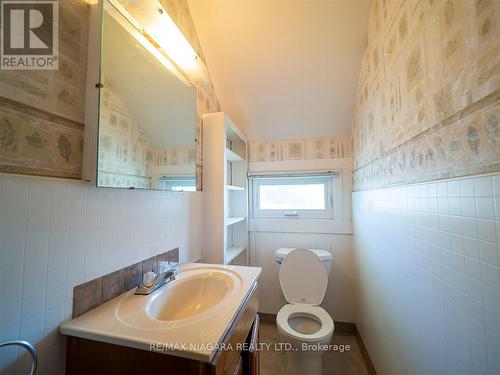 15 Derby Road, Fort Erie, ON - Indoor Photo Showing Bathroom