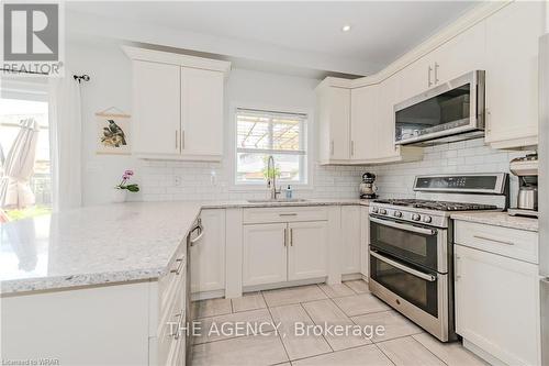 12 Kedwell Street, Cambridge, ON - Indoor Photo Showing Kitchen With Upgraded Kitchen